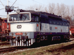 753060b.jpg
